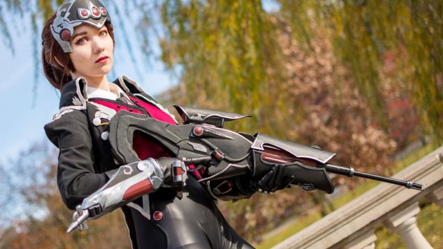 No One Can Hide From This Widowmaker Cosplay’s Sights