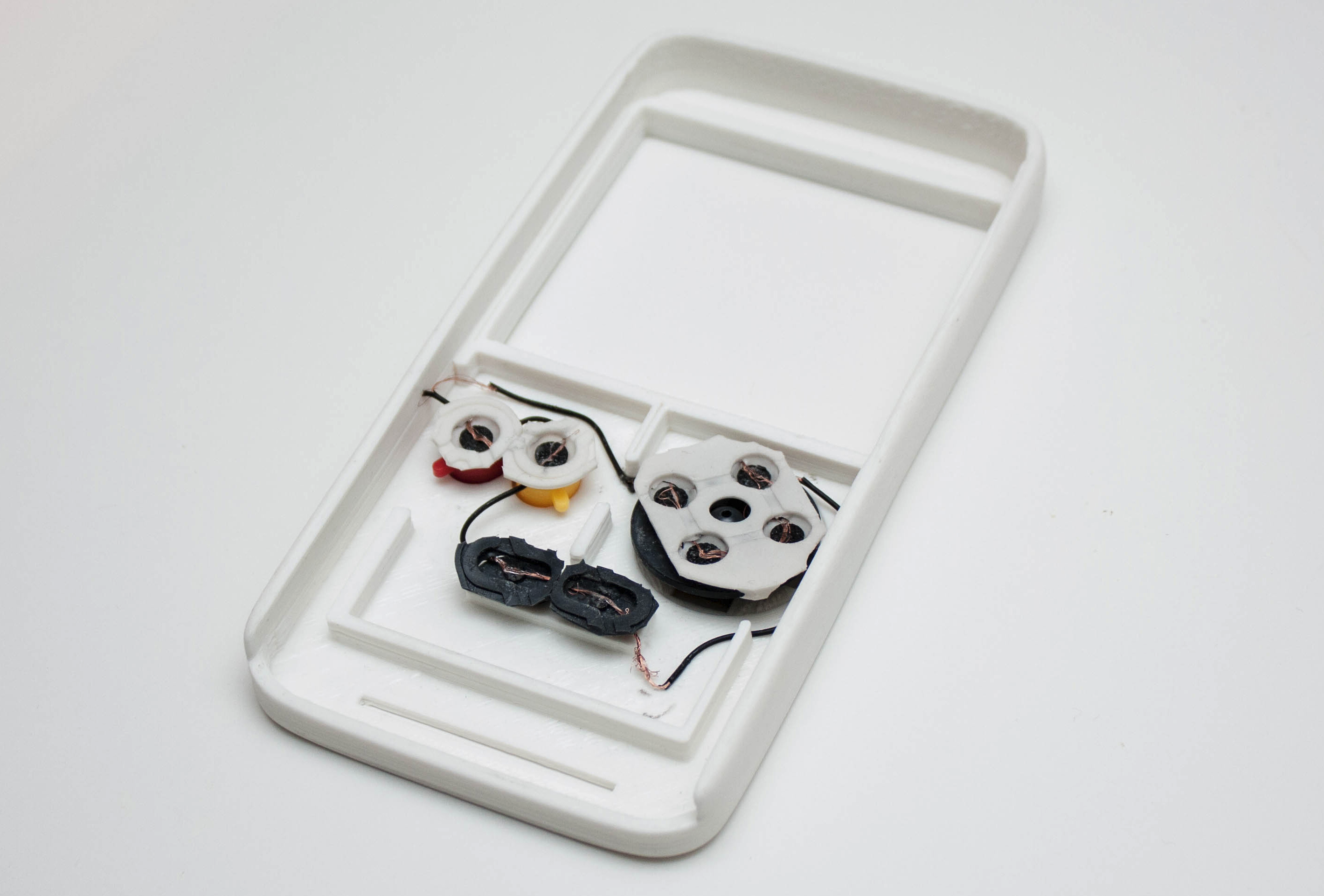 3D Printed Case Makes Your Smartphone More Like A Game Boy