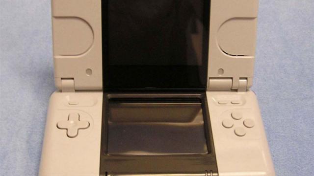 A Close Look At A Prototype Nintendo DS