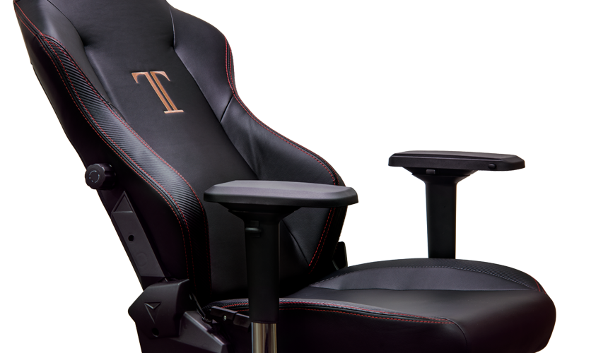 SecretLab Titan Review: A Big Gaming Chair For Big Gaming People