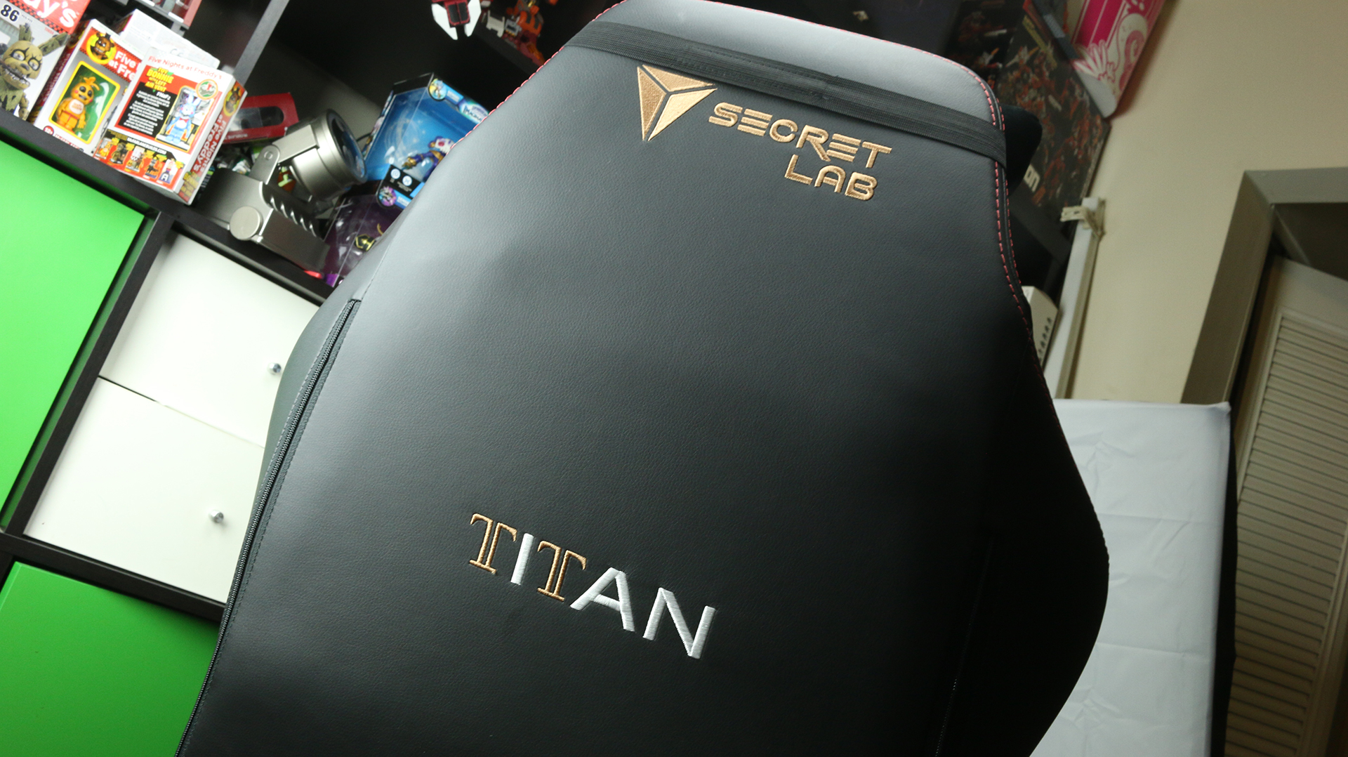 SecretLab Titan Review: A Big Gaming Chair For Big Gaming People
