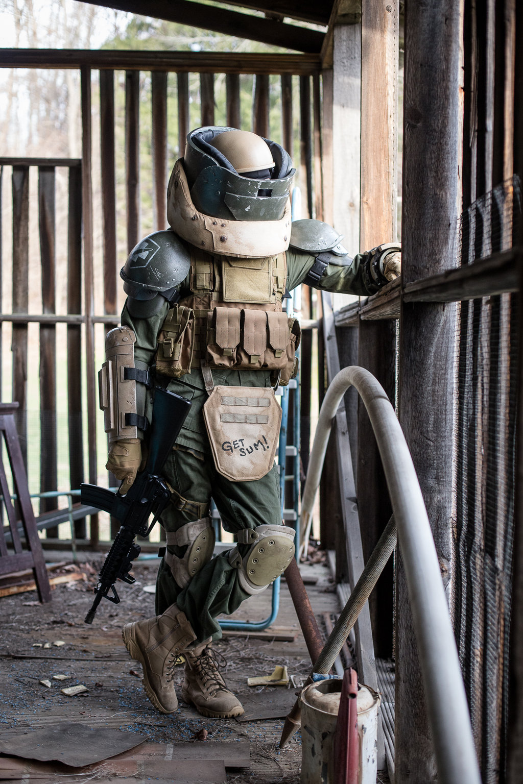 Some Big-Arse Call Of Duty Cosplay