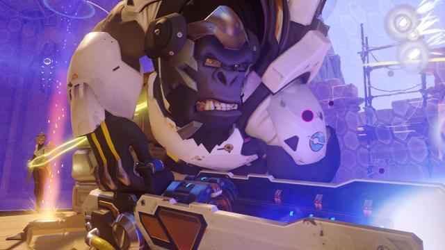 Overwatch Pro Makes Exquisite Last-Second Recovery With Winston’s Jump Pack