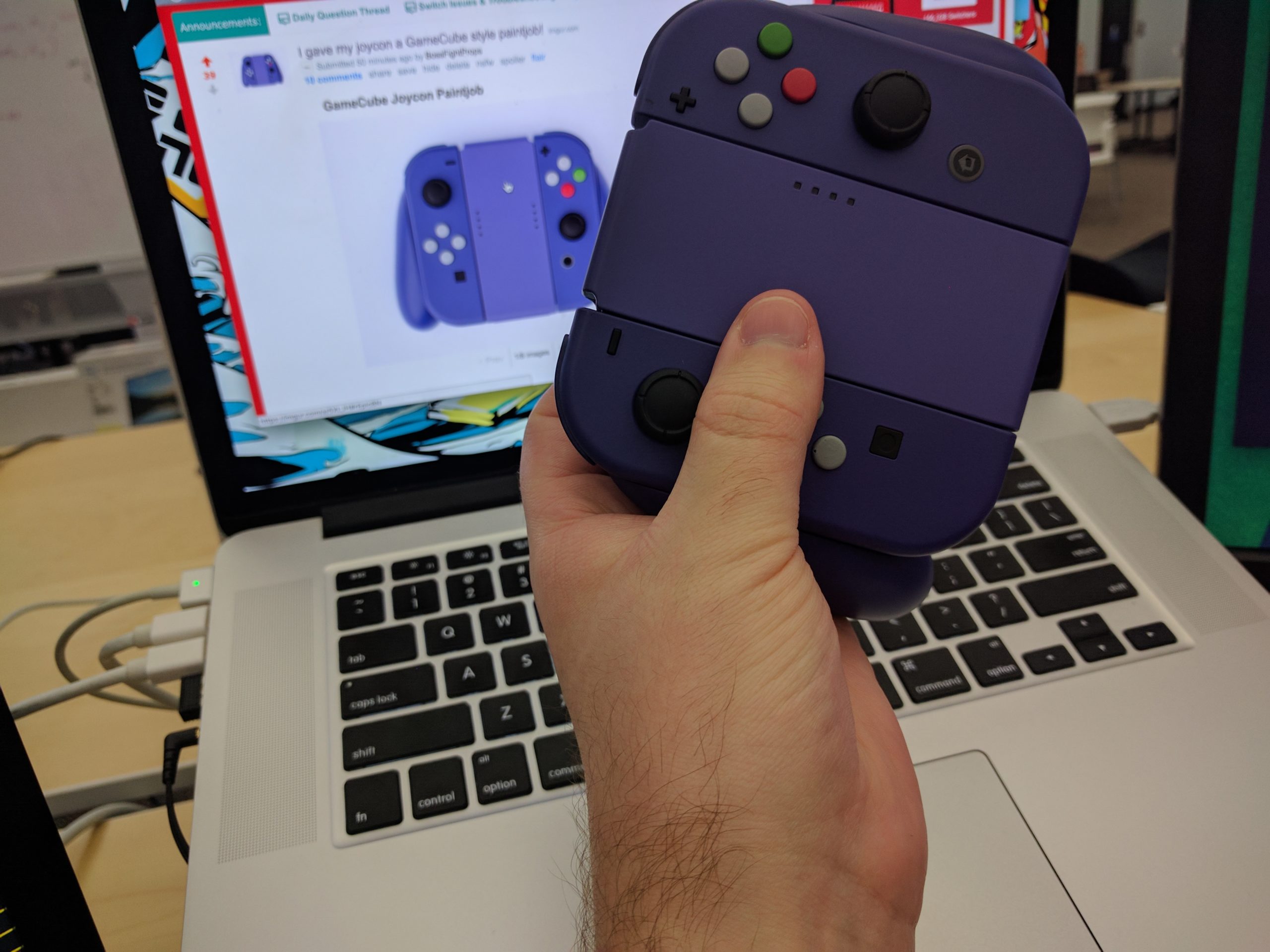 Switch Controller Cosplays As GameCube Pad