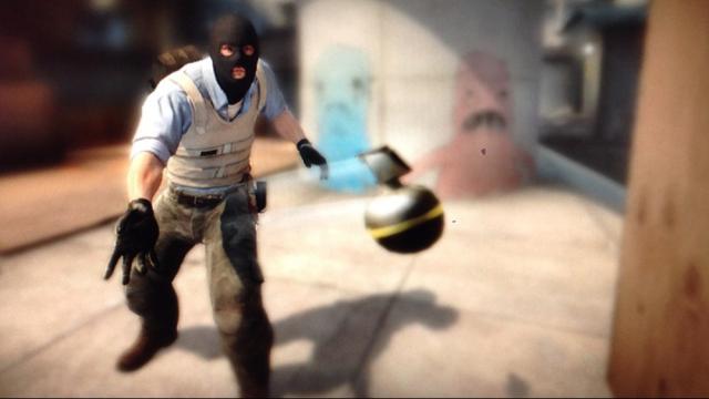 Pro Counter-Strike Team Loses Round Due To Notorious Grenade Glitch