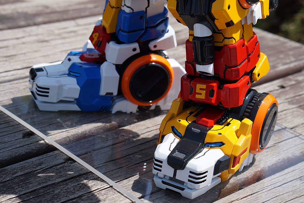 This DIY Voltron Model Is Some Next Level Stuff