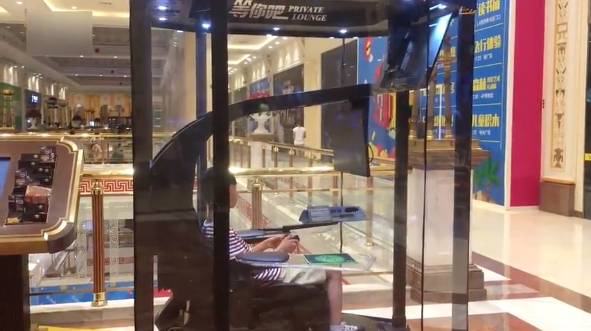 Chinese Mall Sets Up Gaming Booths For Tired Shoppers