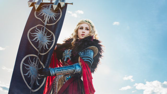 Dragon Age Cosplay Takes To The Hills