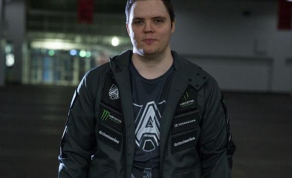 Dota 2 Commentator Refused Entry To US For Tournament