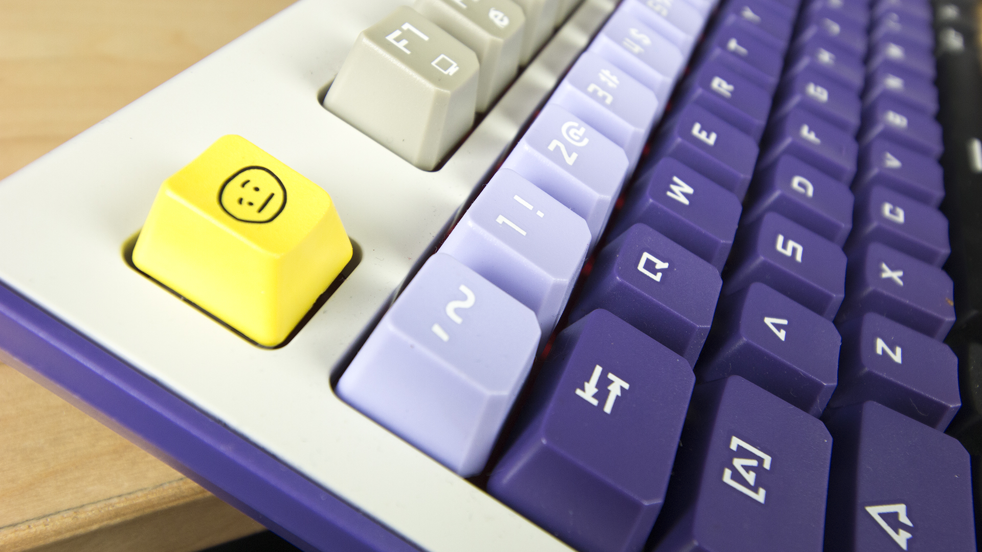Hyper Clack Retro-Style Mechanical Keyboard: The Kotaku Review