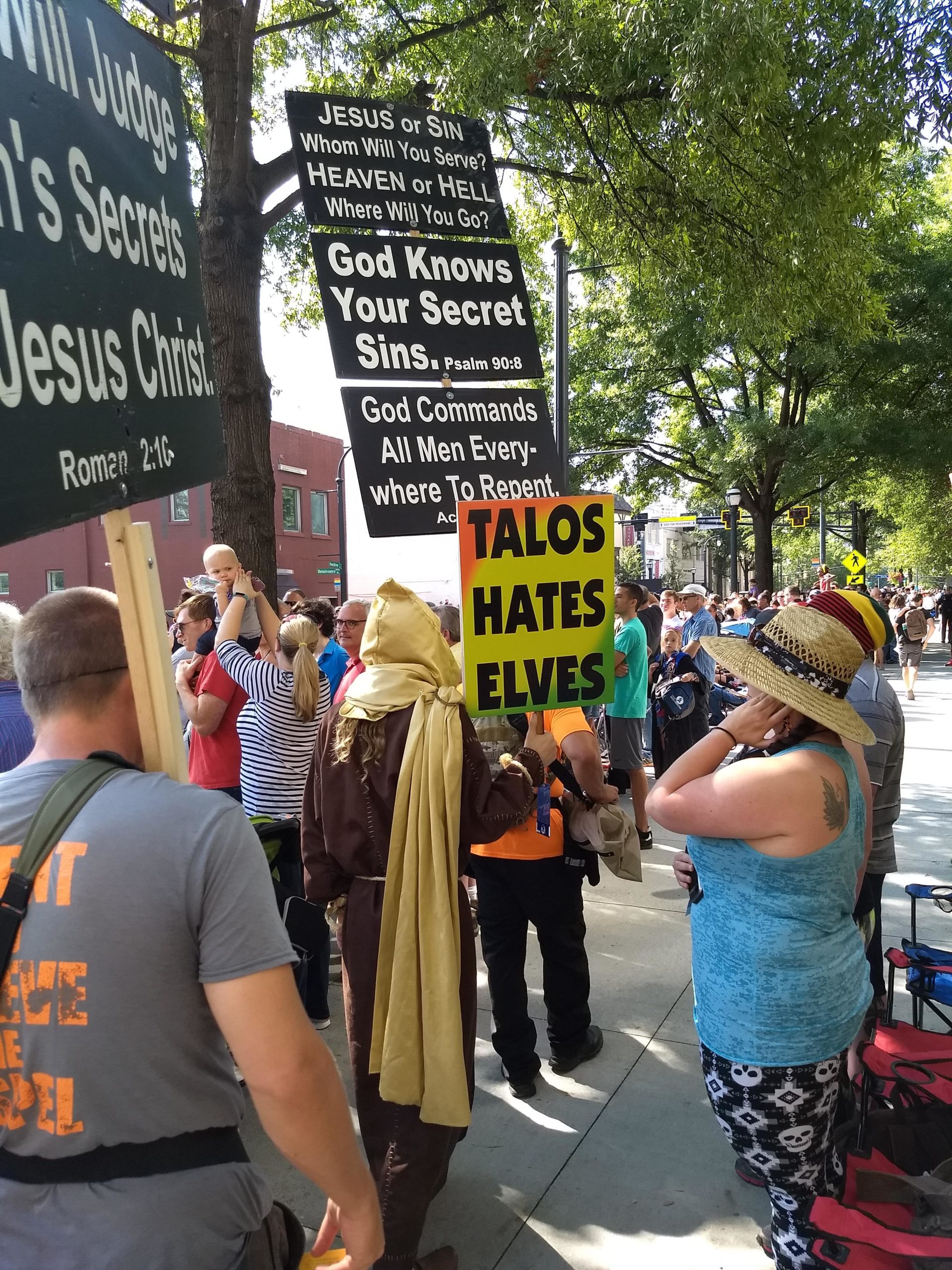 Skyrim Cosplayer Joins Christians For His Own Religious Protest