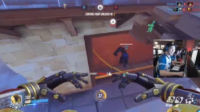 Pro Overwatch Players Sing Smash Mouth While Obliterating Opponents