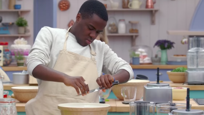 The Great British Bake Off Had Soccer Game-Themed Pies