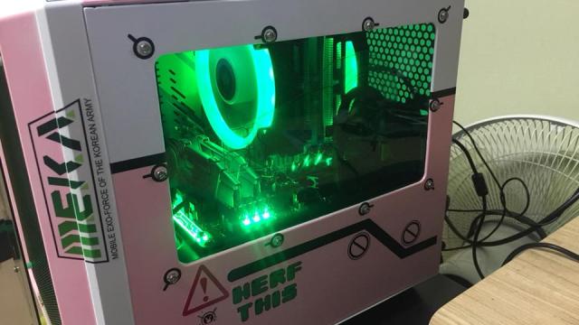 Man Says He Spent 100 Hours Making This D.Va PC