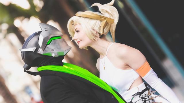 Overwatch ‘Shipping Immortalised With Cosplay
