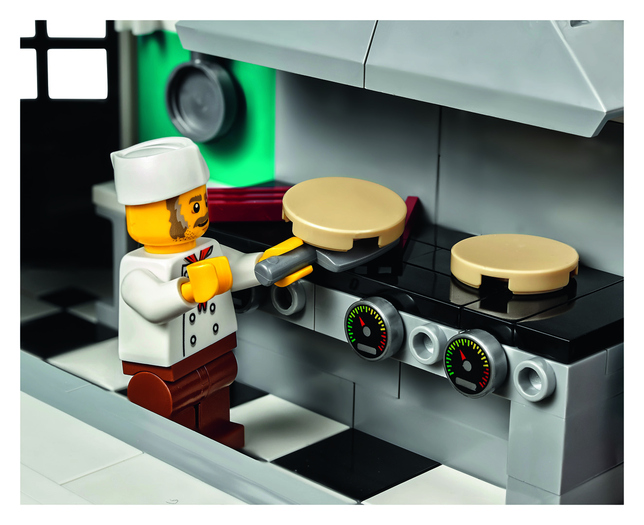 New Downtown Diner Set Brings ’50s Flair To LEGO Cities