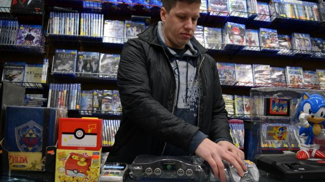 Vintage Game Retailers Say Nintendo 64 Was Their Hottest Christmas Seller