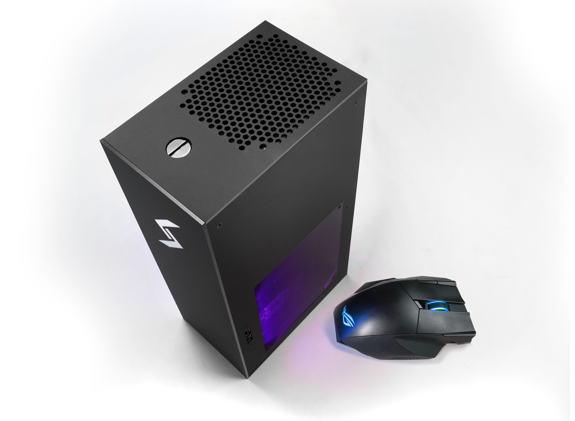Look At This Little Liquid-Cooled Gaming PC