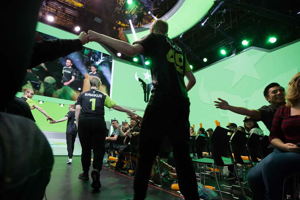 Teenage Overwatch League Player’s Dad Pulled Him Out Of School So He Could Go Pro