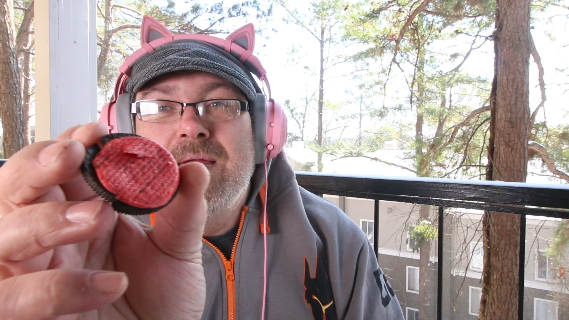Snacktaku Eats Hot And Spicy Cinnamon Oreos On A Very Cold Day