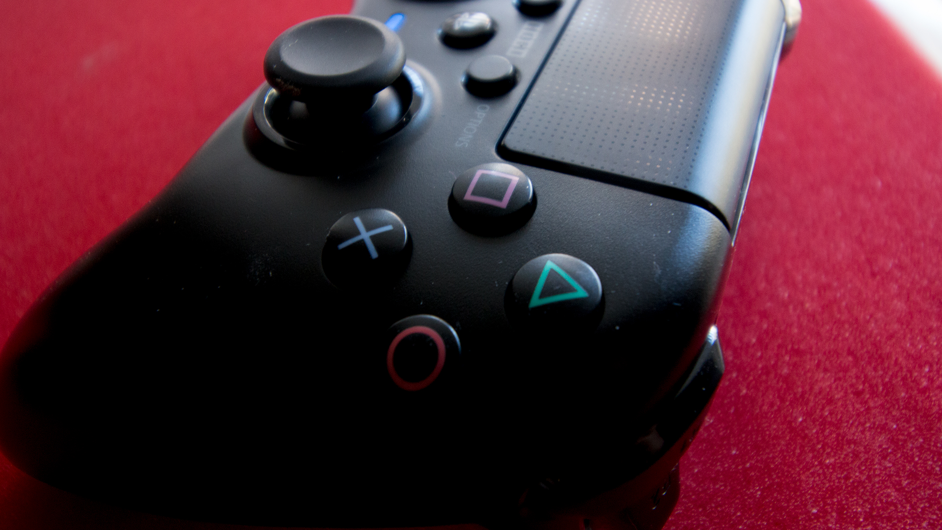 The First Third-Party Wireless PS4 Controller Is Missing A Few Things