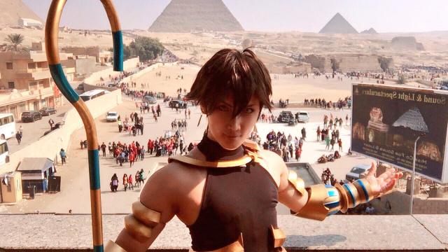 Sometimes For Cosplay Photos, Only The Pyramids Will Do