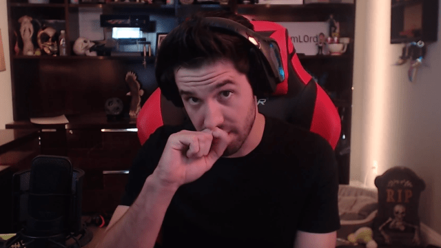 Skin-Gambling Streamer Sues Twitch For Banning Him Two Years Ago