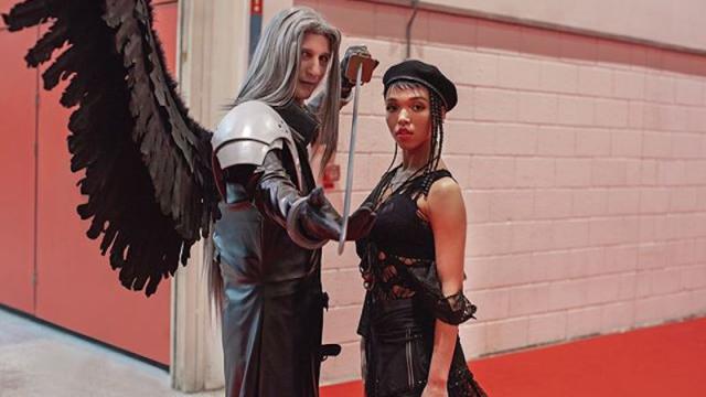 Musician FKA Twigs Gets Into Cosplay, Poses With Sephiroth