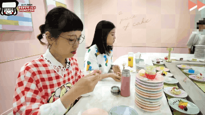 Think Conveyer Belt Sushi, But With Cake