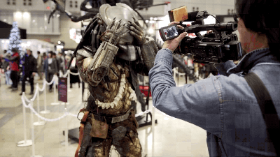 Excellent Predator Cosplay Is Thirst-Inducing