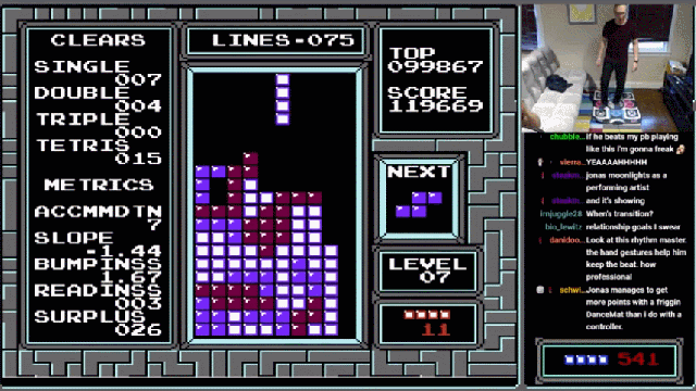 Tetris World Champion Tries To Play With A Dance Dance Revolution Mat, Does OK