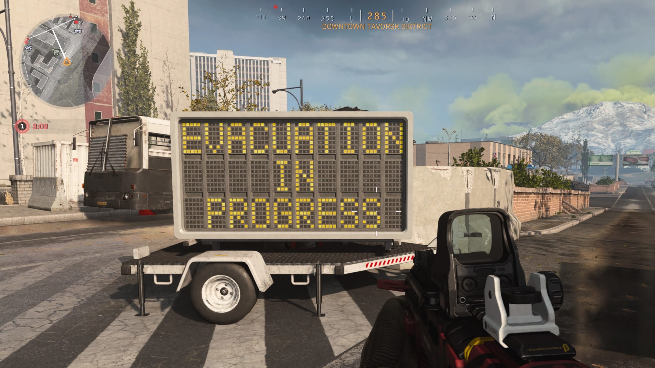 Evacuation sign near the stadium (Screenshot: Activision (Kotaku)