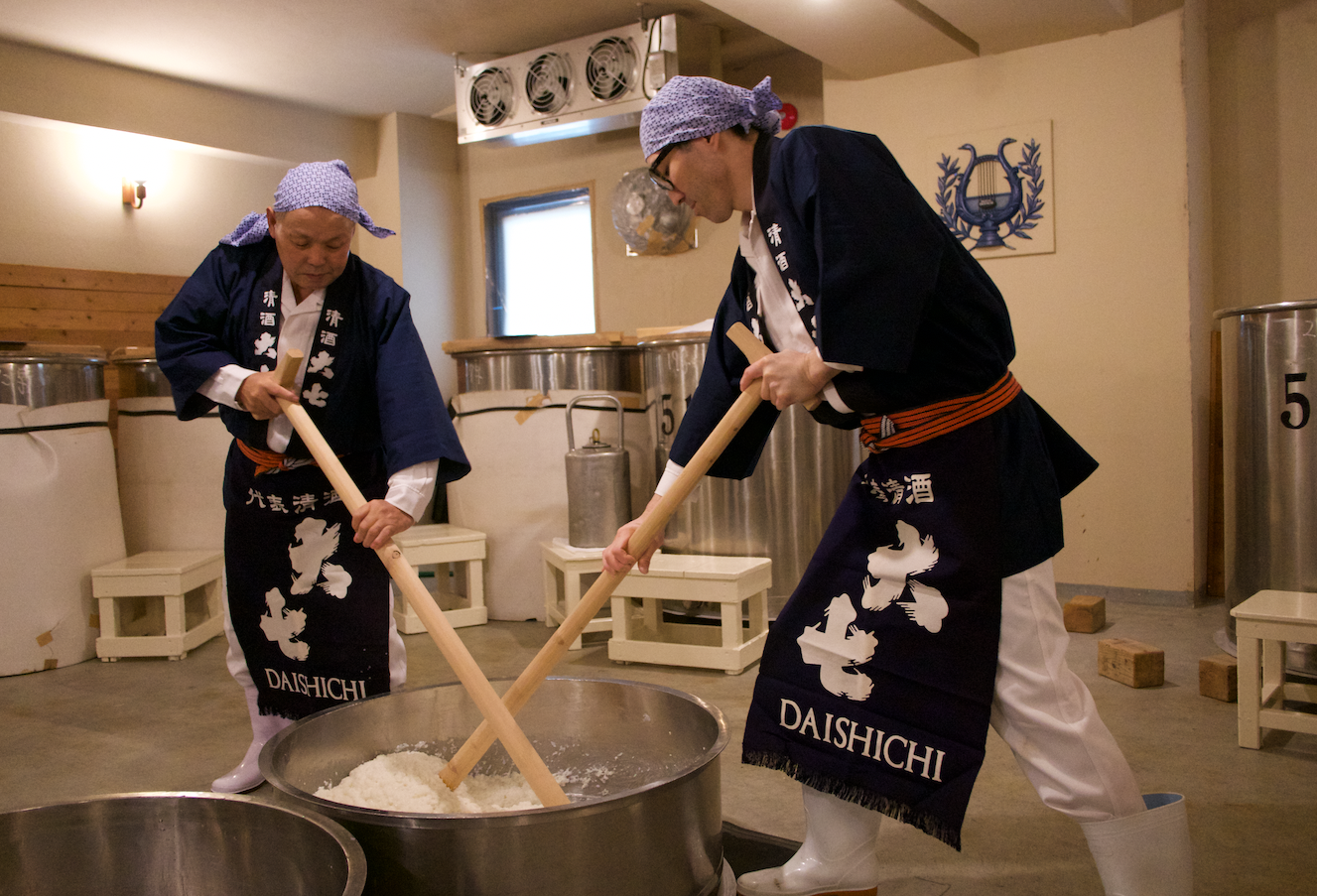 Making kimoto starter at the Daishichi Sake Brewery.  (Photo: Brian Ashcraft)