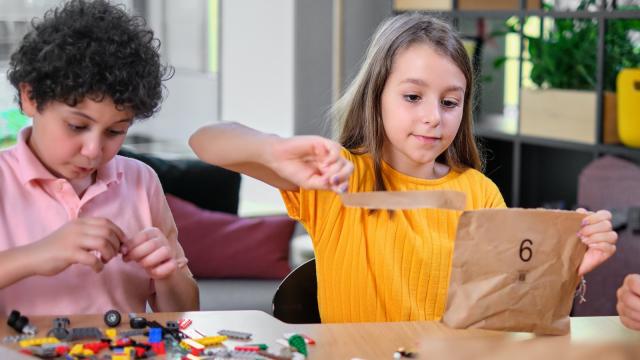 Lego’s Choosing Paper Over Plastic Bags From 2021