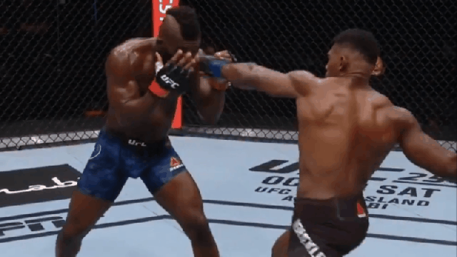UFC Fighter Knocks Out Opponent With Sweet Tekken Move