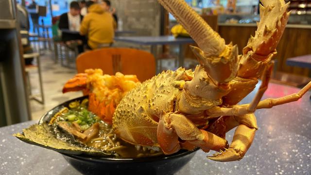 Snacktaku: Yakuza Like A Dragon’s $400 Golden Lobster Ramen