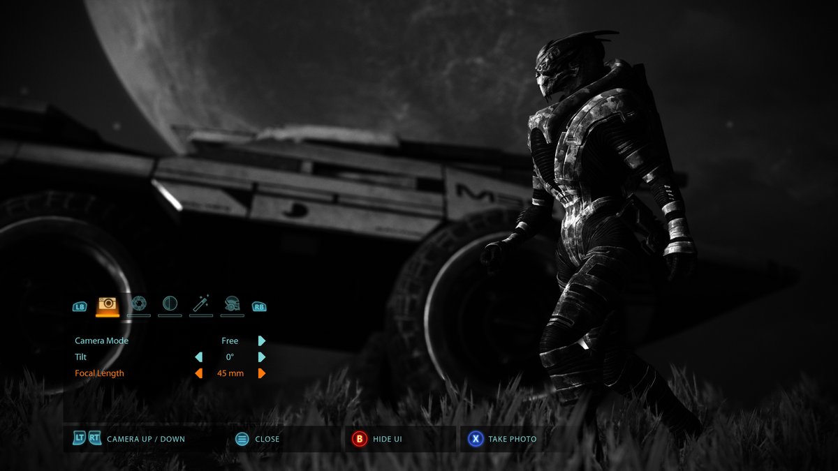Yes! Yes! Yes! I cannot wait for all the pics of my turian husband in delicious 4K resolution. (Screenshot: BioWare)
