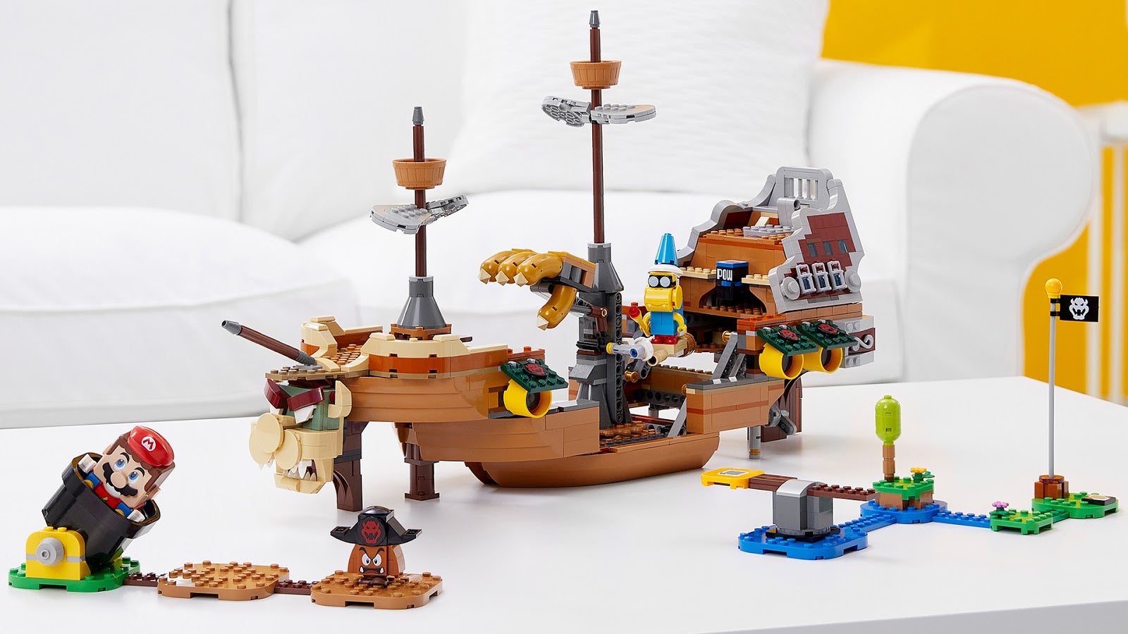 His majesty's secret airship.  (Photo: The Lego Group)