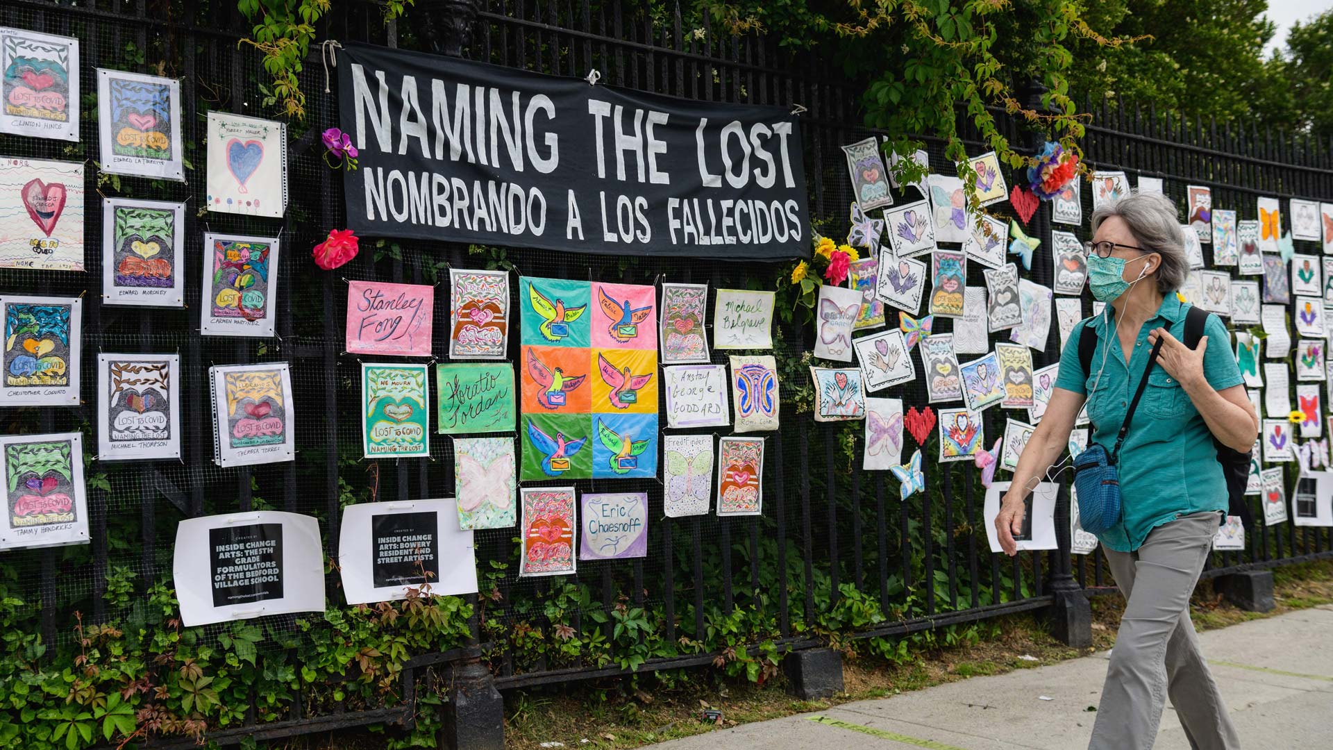 A memorial for those lost to covid-19 in Brooklyn. (Photo: Angela Weiss / AFP, Getty Images)
