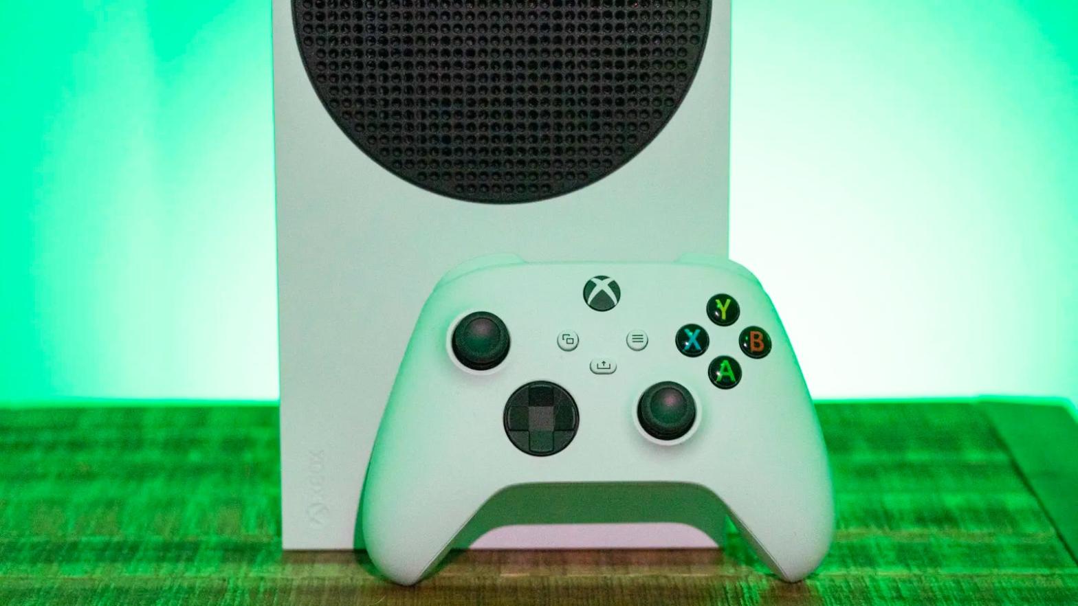 You can join betas on both Sony and Microsoft hardware. (Photo: Alex Cranz/Gizmodo)