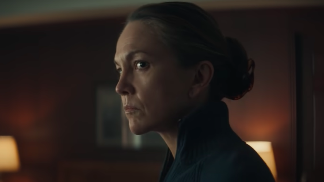 Newly appointed U.S. President Jennifer Brown (Diane Lane) learning that all of the world's men have died. (Screenshot: FX)