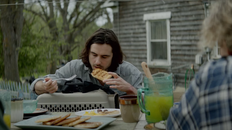 No apocalypse stops for breakfast, as much as Yorick would like it to. (Screenshot: FX/Hulu)