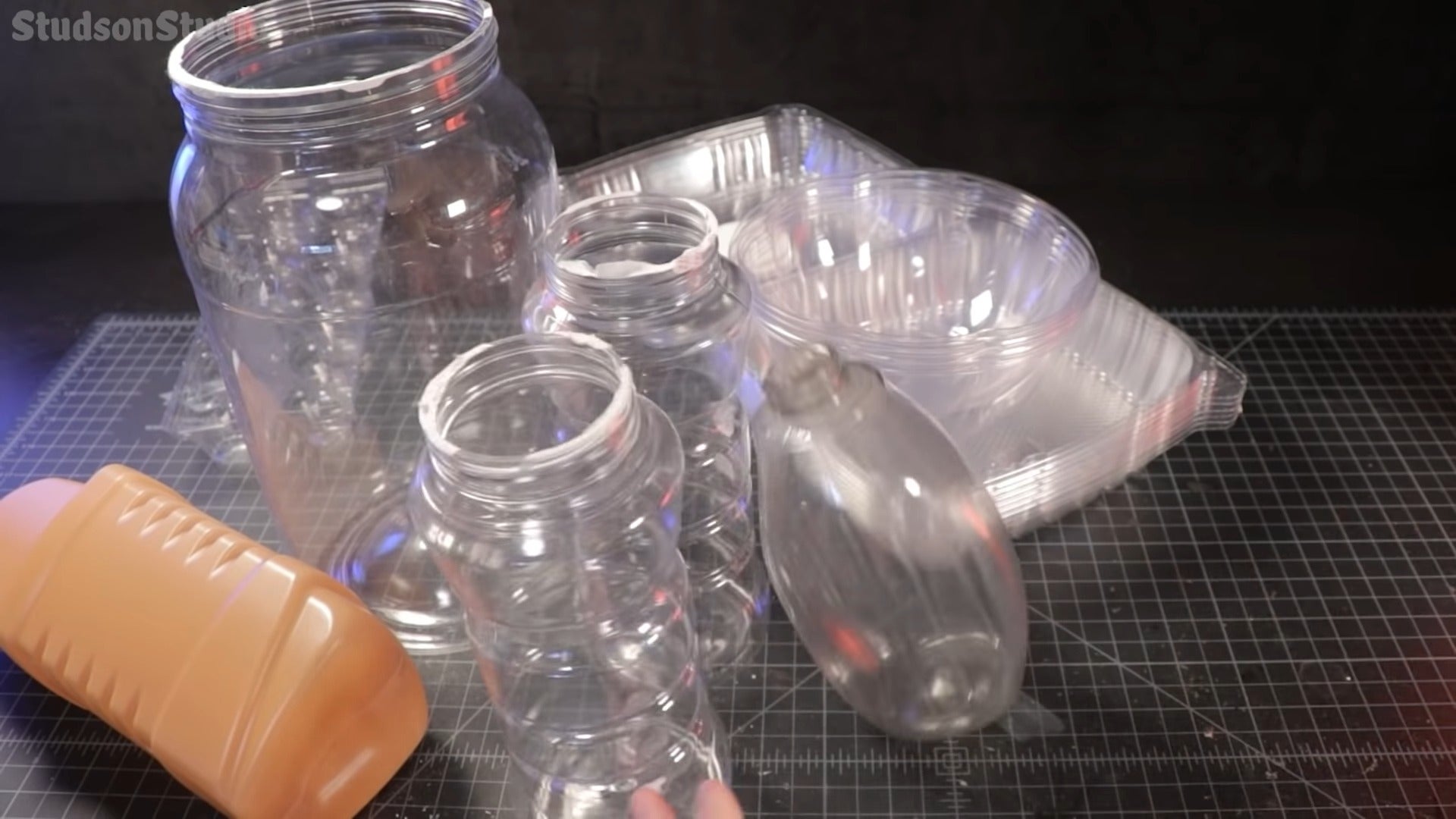 Plastic trash was repurposed for the Howl's Moving Castle model. (Screenshot: Studson Studio/YouTube)