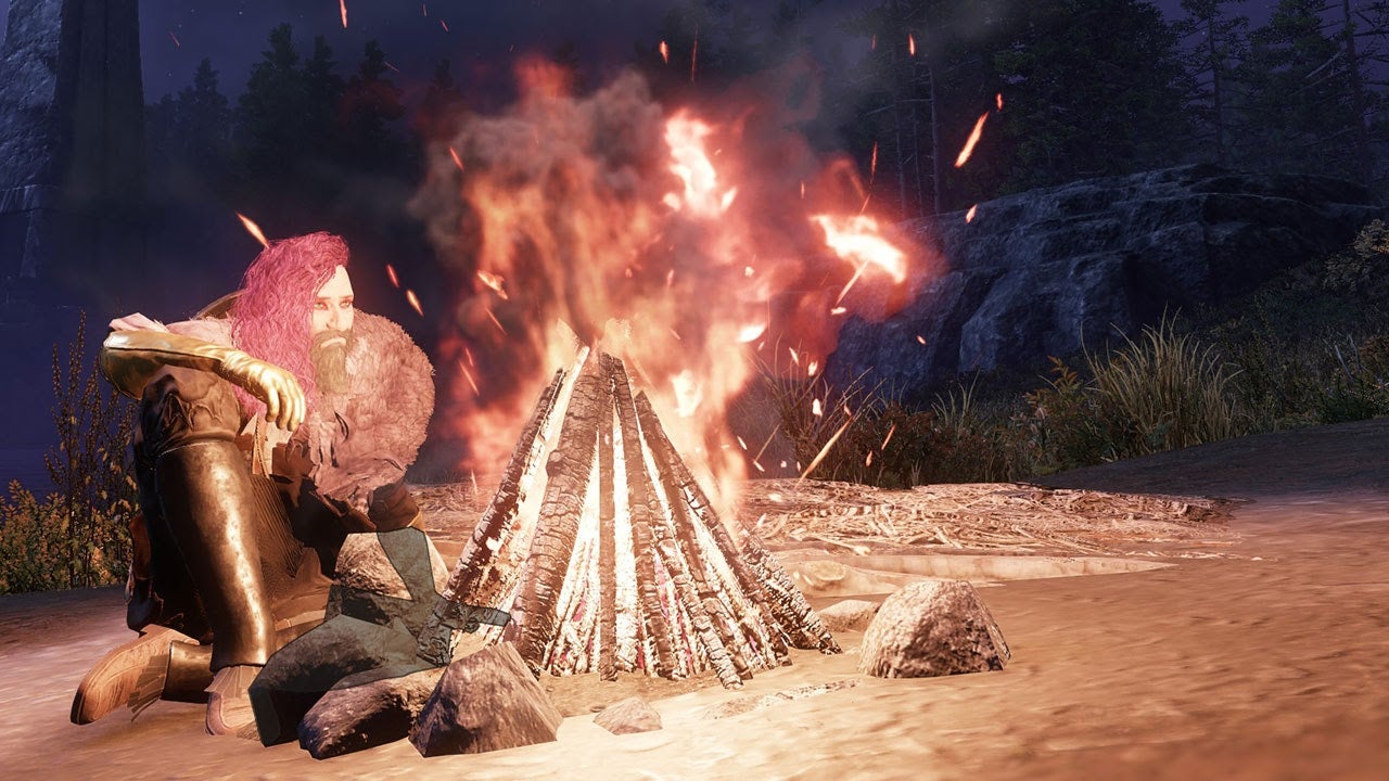 The author's character, Michael Fahey, sitting by a campfire on the Tlalocan server, looking all sexy.  (Screenshot: Amazon Games / Kotaku)