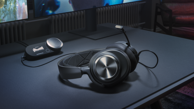 Steelseries’ New Wireless Gaming Headphones Feature Swappable Batteries And A Retractable Microphone