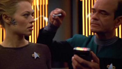 This Fan-Made Star Trek: Voyager Tricorder Is The Real Deal