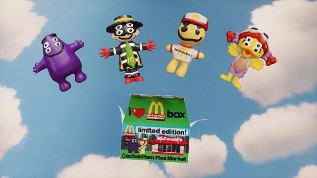 McDonalds Workers Are Begging People To Stop Ordering Adult Happy Meals