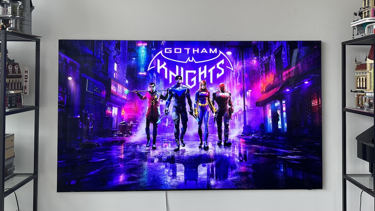 Playing Gotham Knights on the Samsung Neo QLED 8K TV QN900B