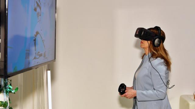 Meta Abandons Original Quest VR Headset