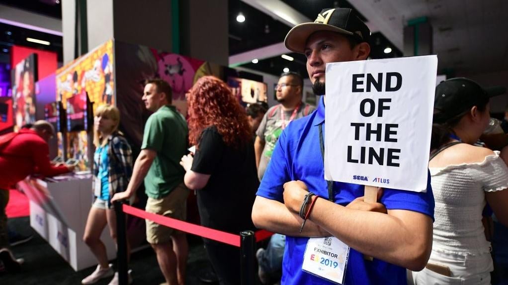 A staffer working at E3 2019, the last year the show was held with crowds (Photo: FREDERIC J. BROWN, Getty Images)